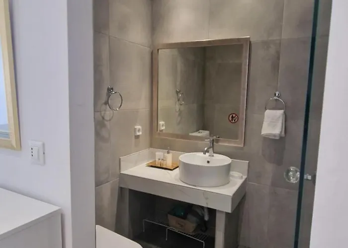 Mare Фалираки